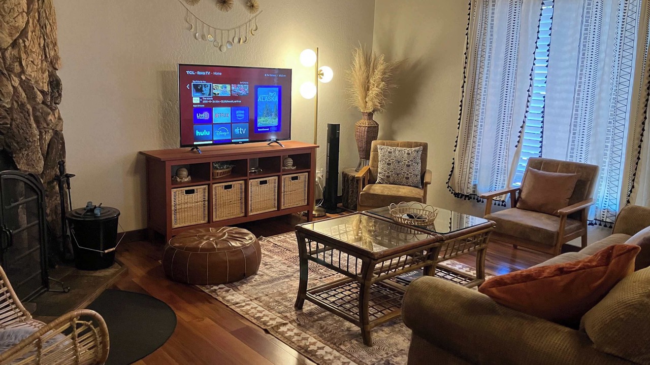 Photo of Livingroom in Black Bart