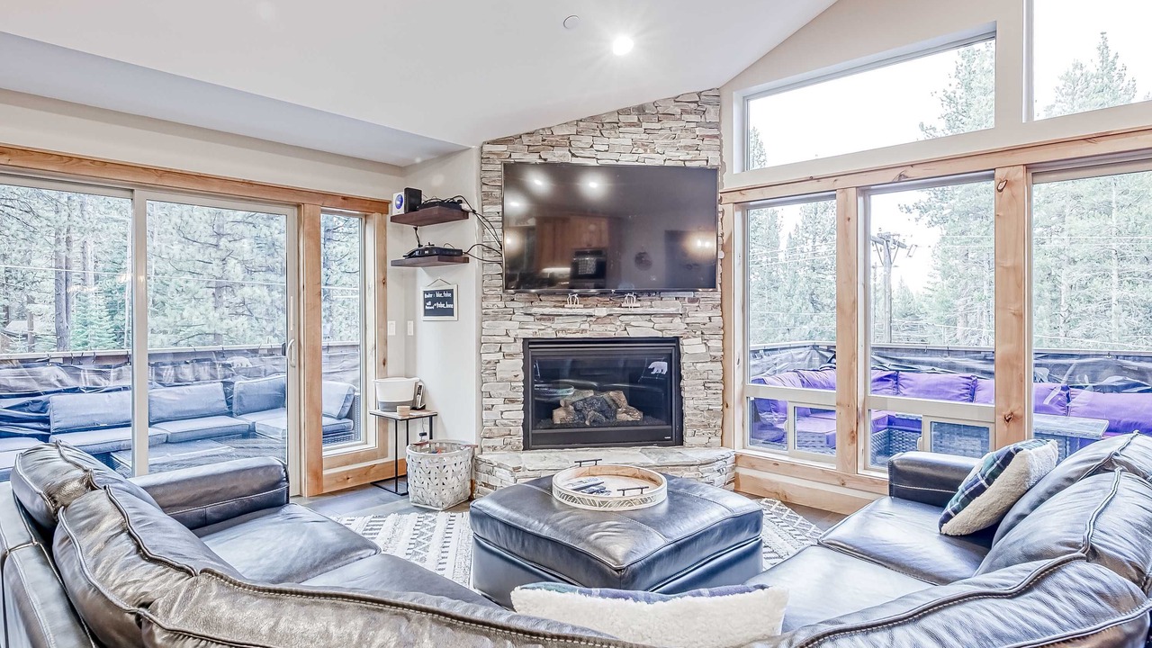 Photo of Livingroom in Pioneer Trail