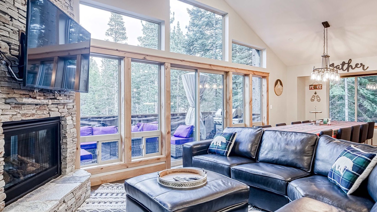 Photo of Livingroom in Pioneer Trail