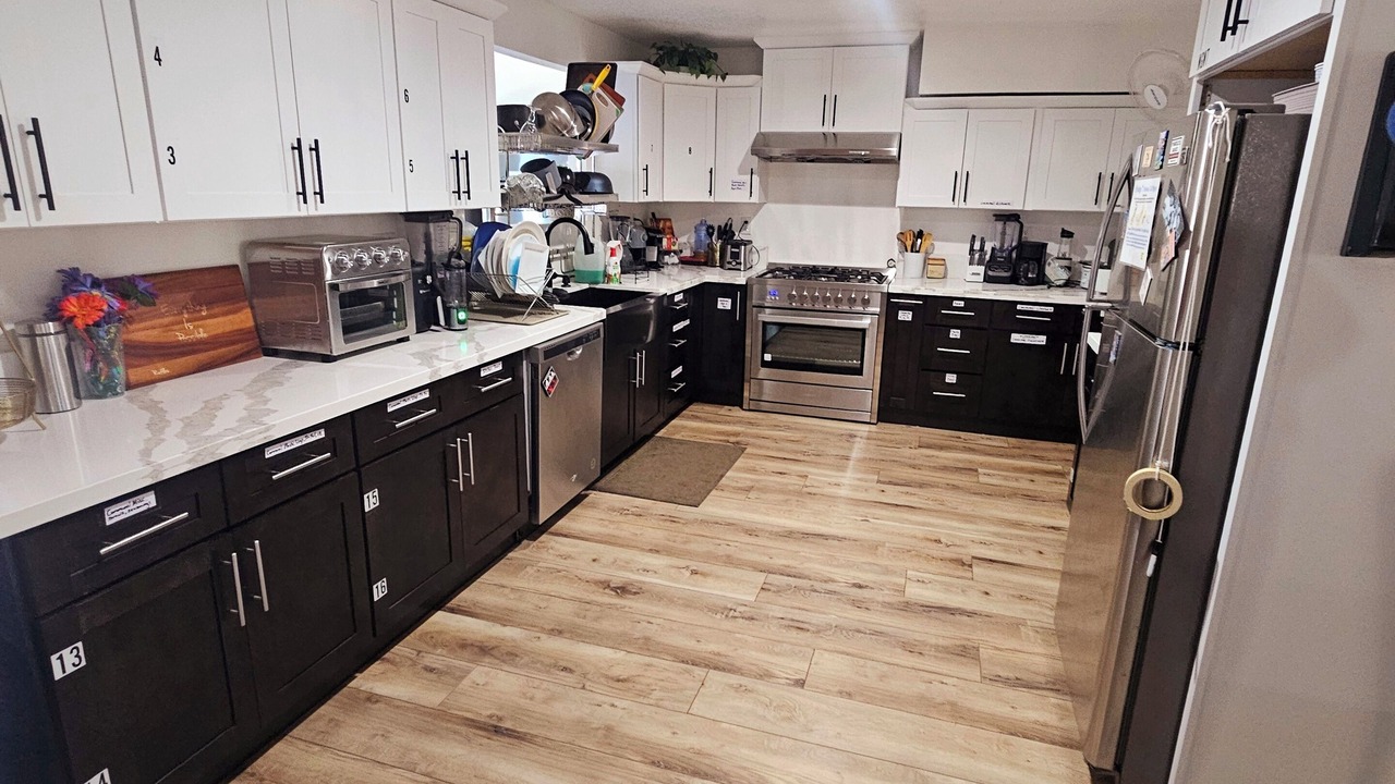 Photo of Kitchen in Valley Glen
