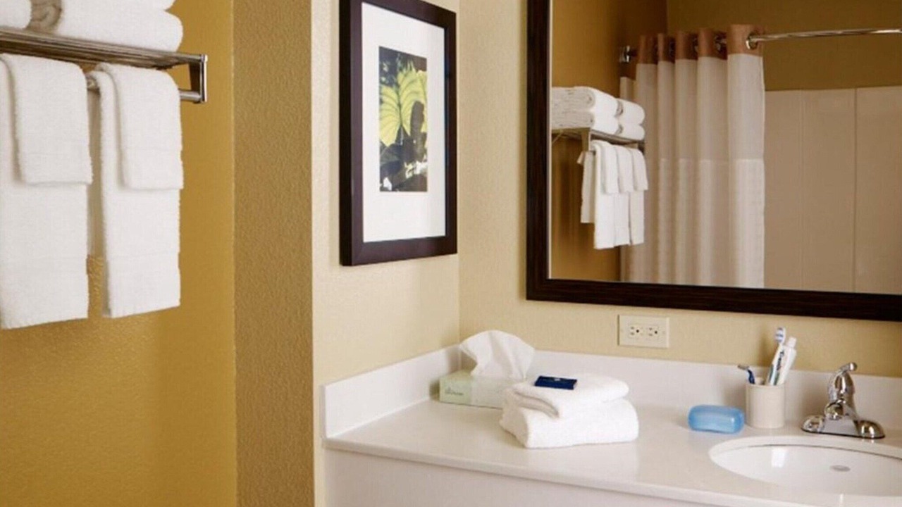 Photo of Bathroom in Raisin