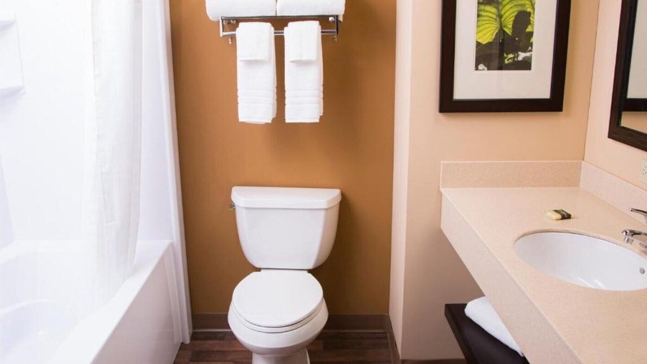 Photo of Bathroom in Raisin