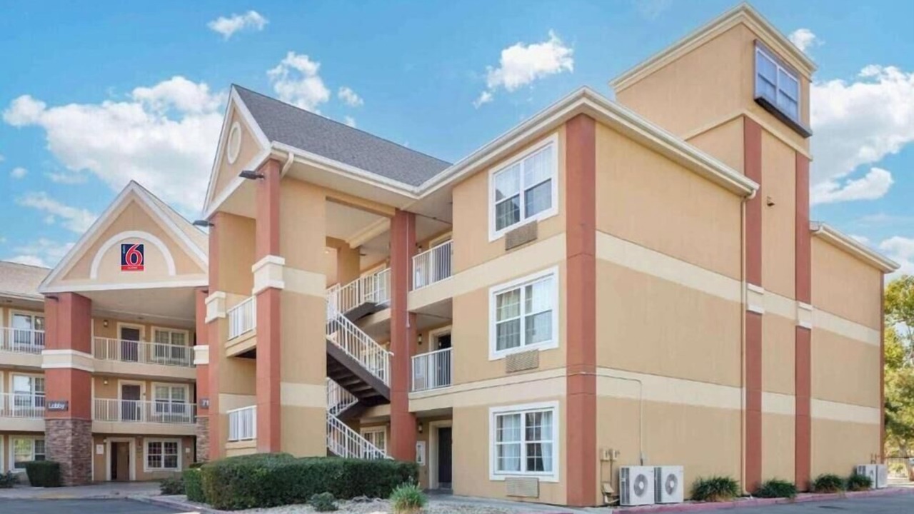 Photo of Outdoor in Raisin