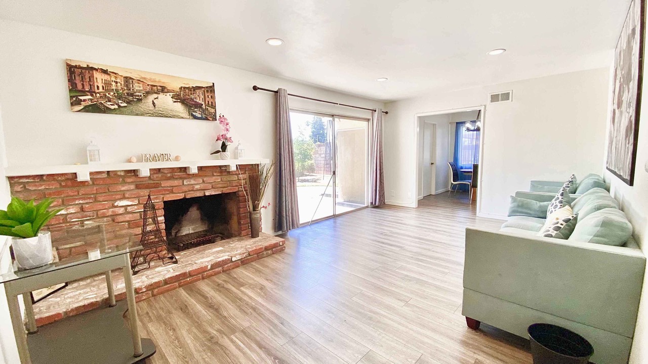 Photo of Livingroom in Walnut Valley