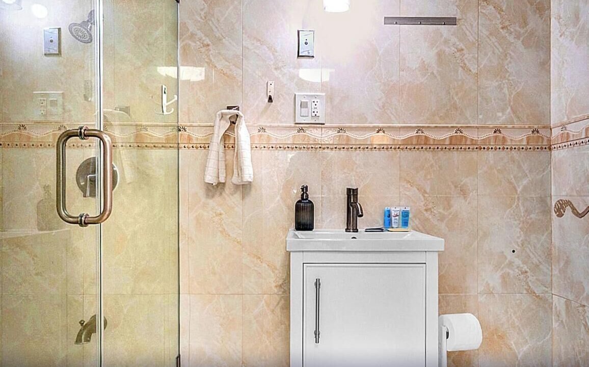 Photo of Bathroom in Sherwood Forest and Thistle Development