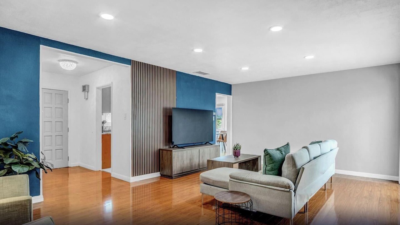Photo of Livingroom in Sherwood Forest and Thistle Development