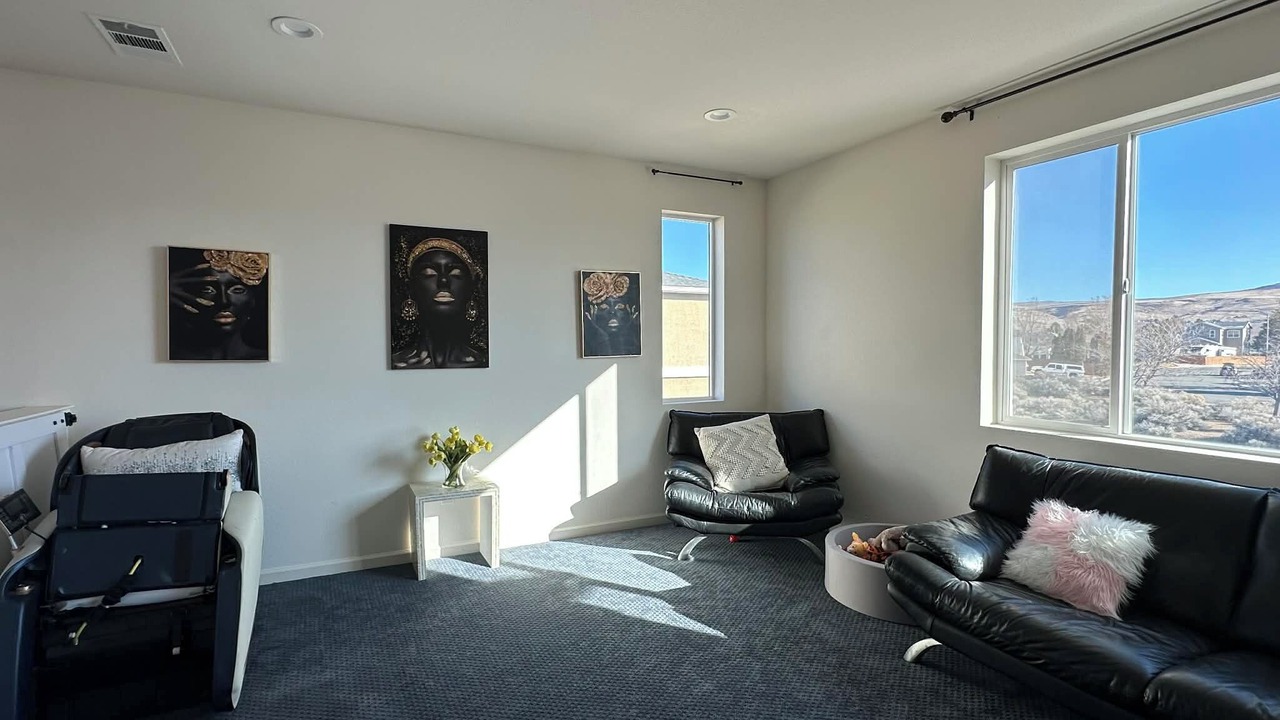 Photo of Livingroom in Sparks