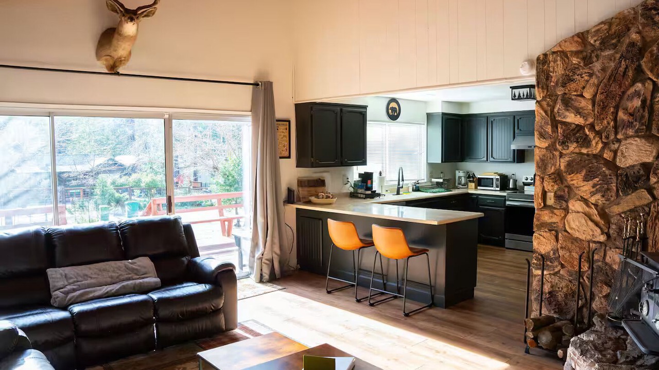 Photo of Livingroom in Twain Harte