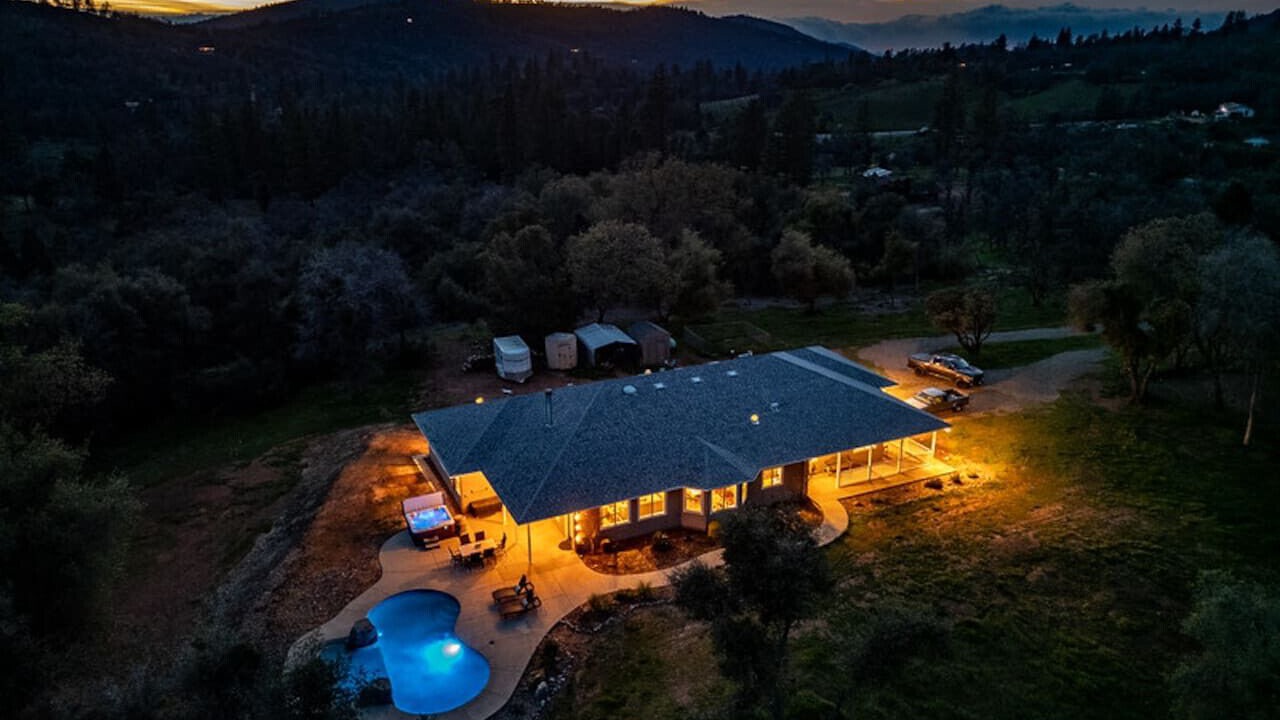 Photo of Others in Mariposa