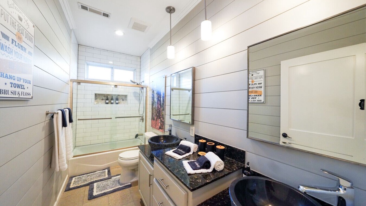Photo of Bathroom in Mariposa