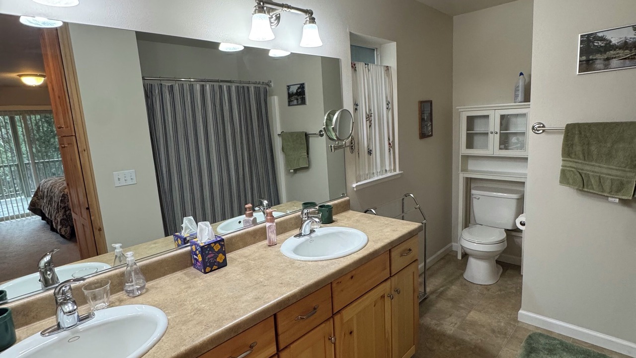 Photo of Bathroom in Long Barn