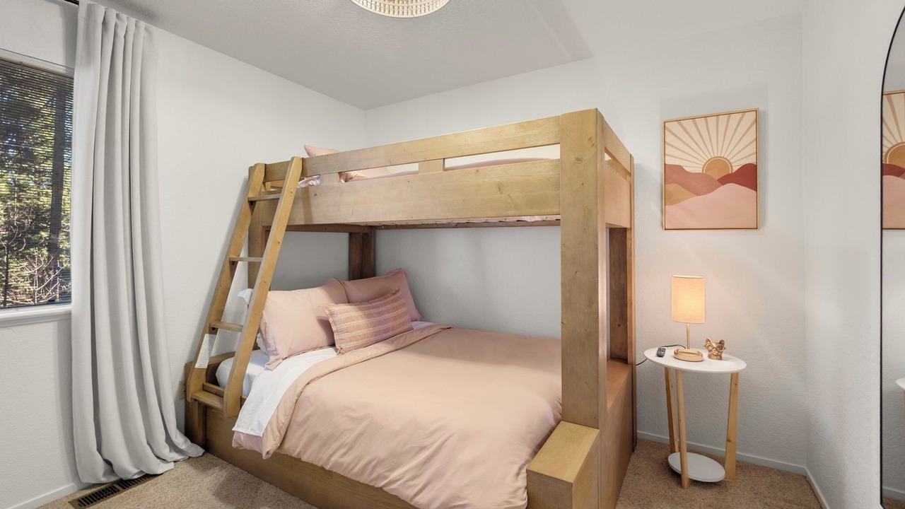 Photo of Bedroom in Glencoe