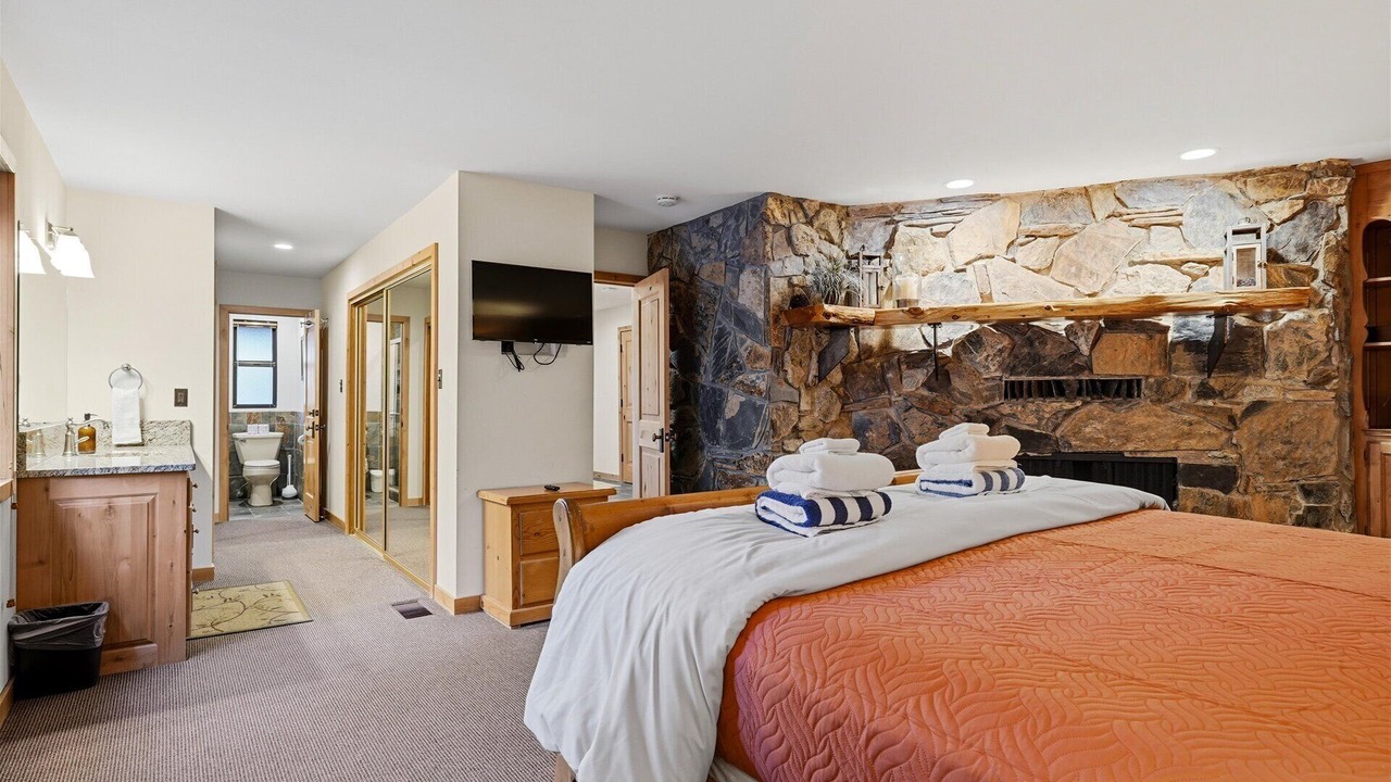 Photo of Bedroom in Bass Lake