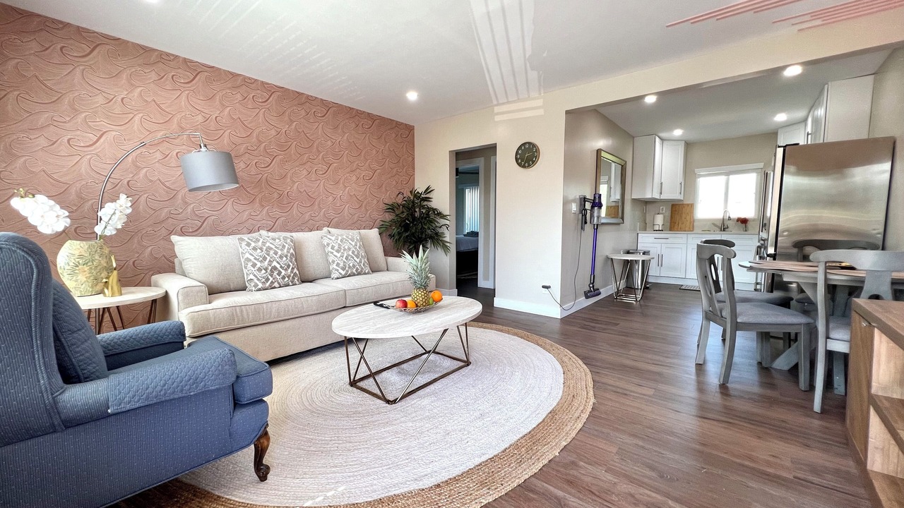 Photo of Livingroom in Downey
