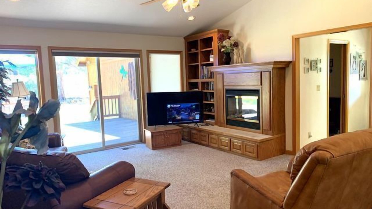 Photo of Livingroom in Bailey Creek