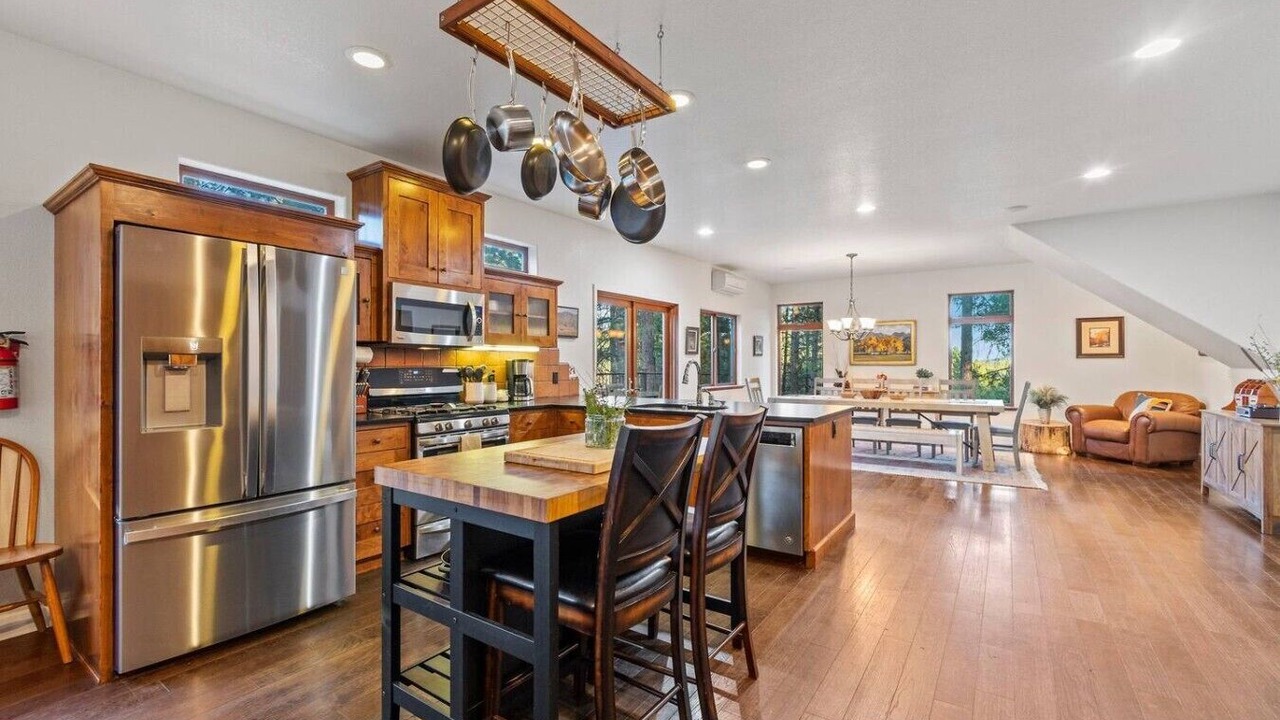Photo of Kitchen in Groveland