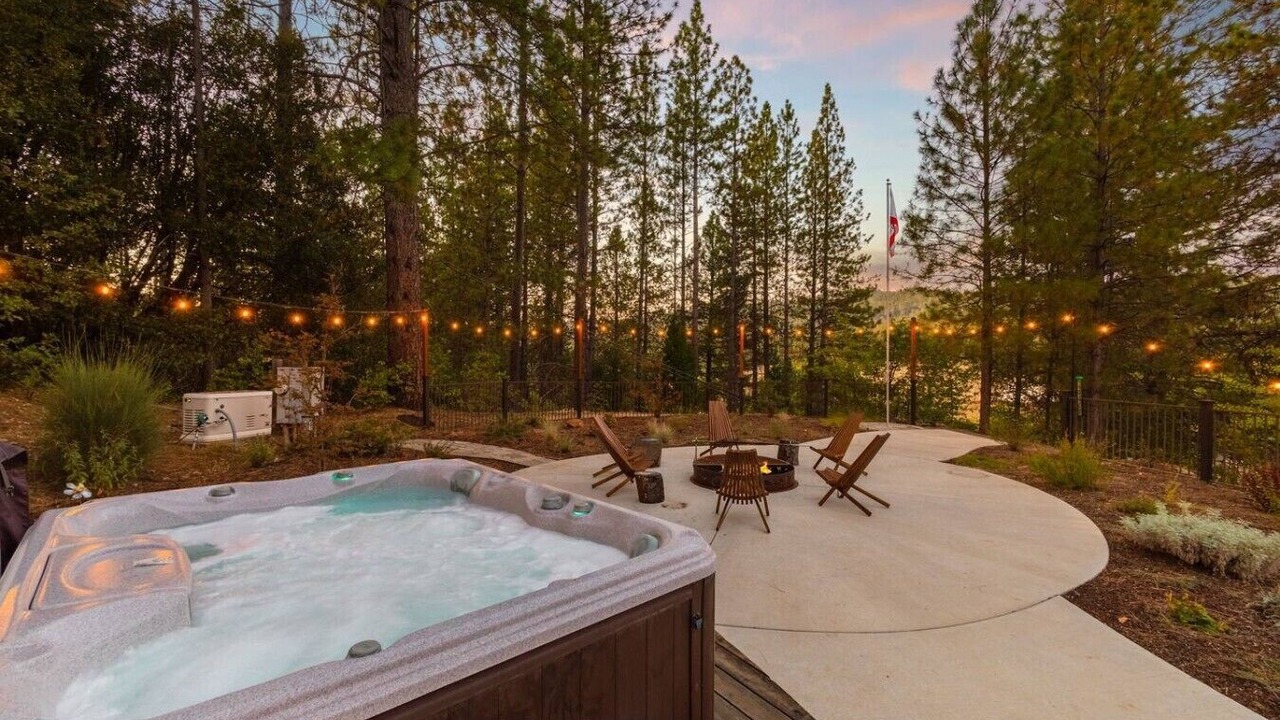 Photo of Outdoor in Groveland