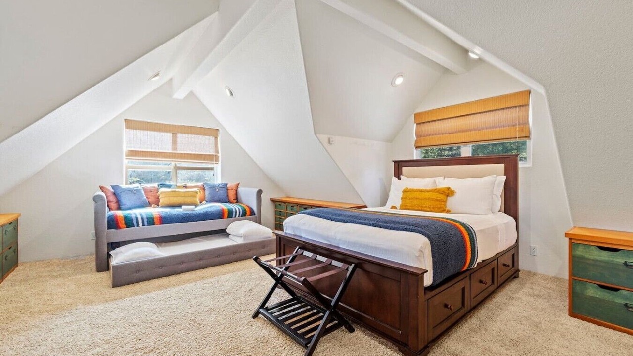 Photo of Bedroom in Groveland