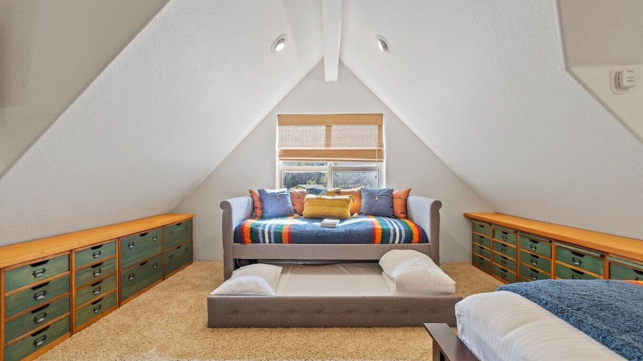 Photo of Bedroom in Groveland