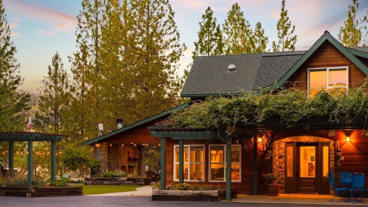 Photo of Outdoor in Groveland