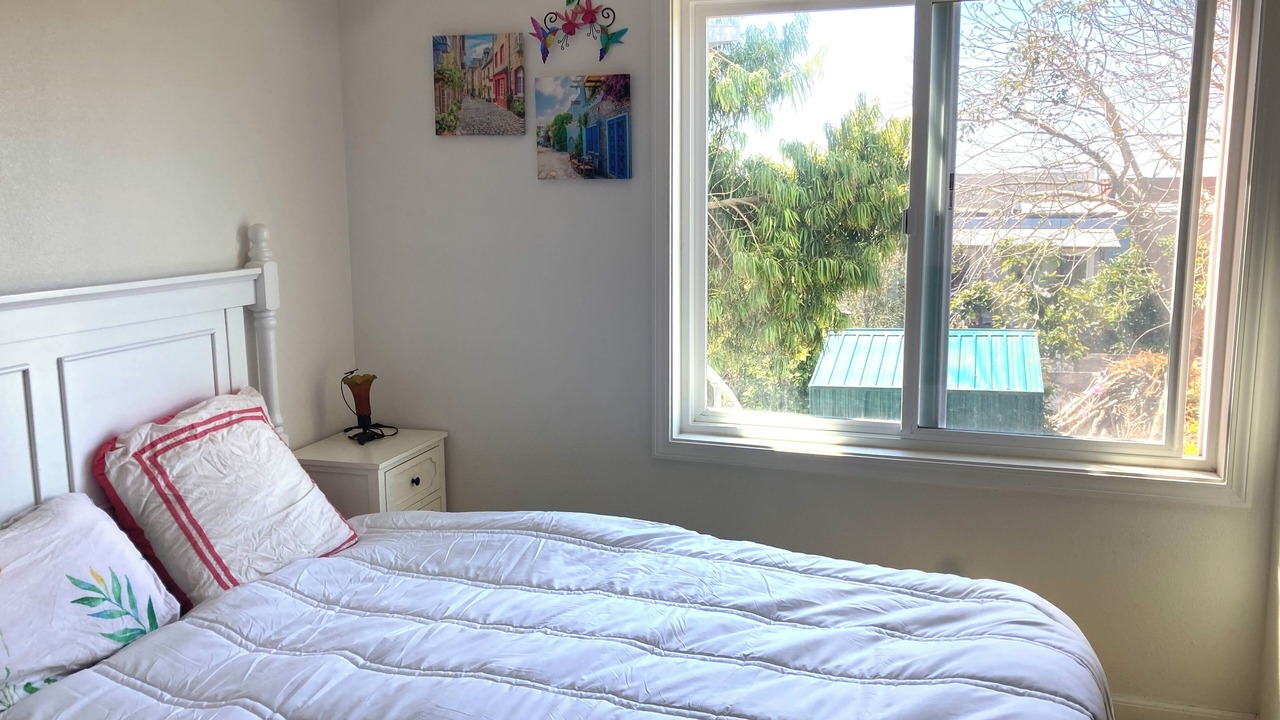 Photo of Bedroom in Outer Sunset