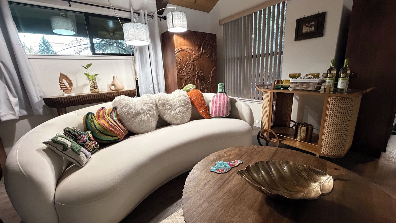 Photo of Livingroom in Groveland