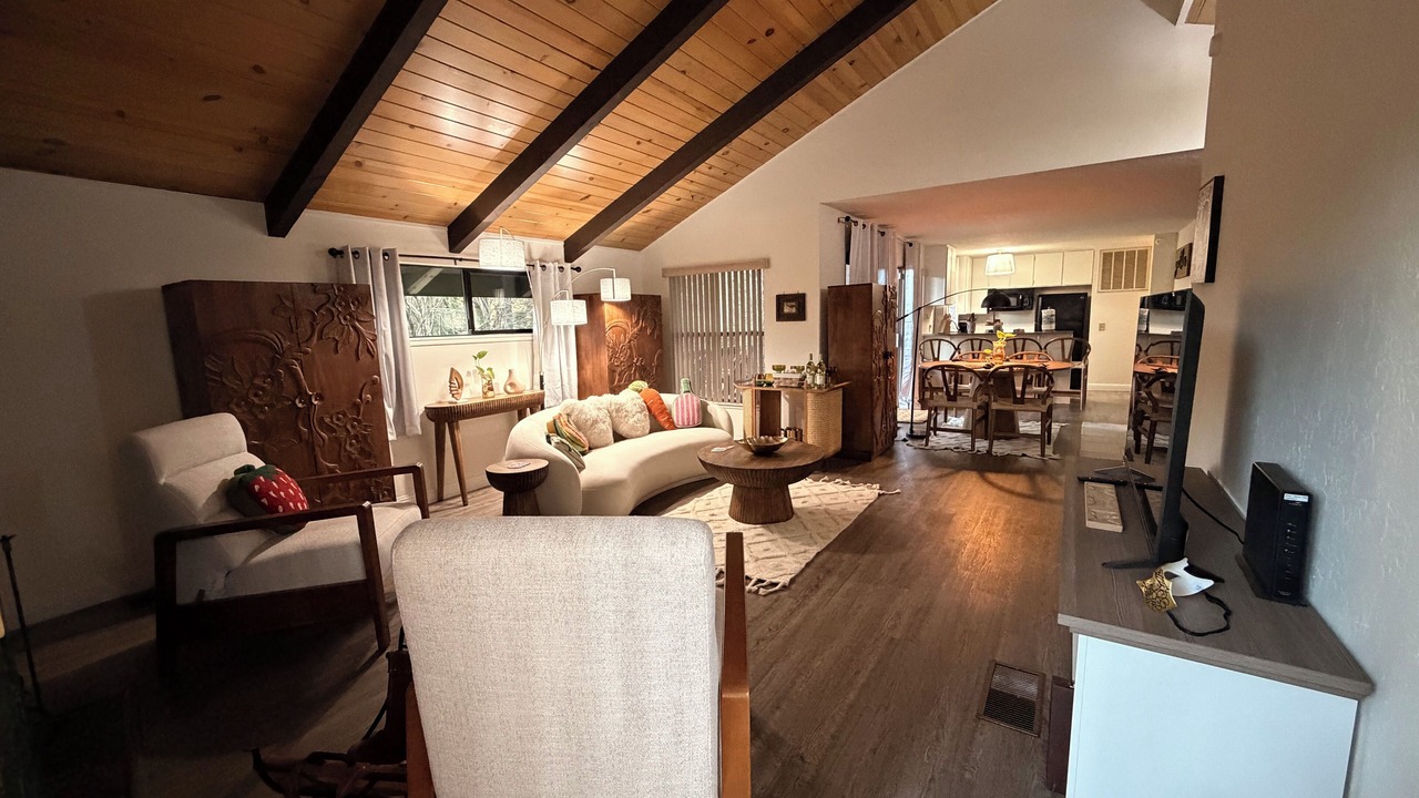 Photo of Livingroom in Groveland
