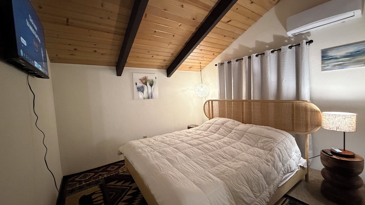 Photo of Bedroom in Groveland