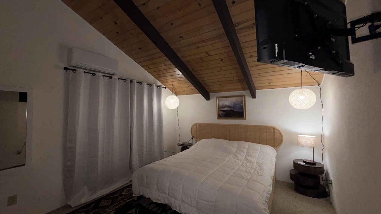 Photo of Bedroom in Groveland