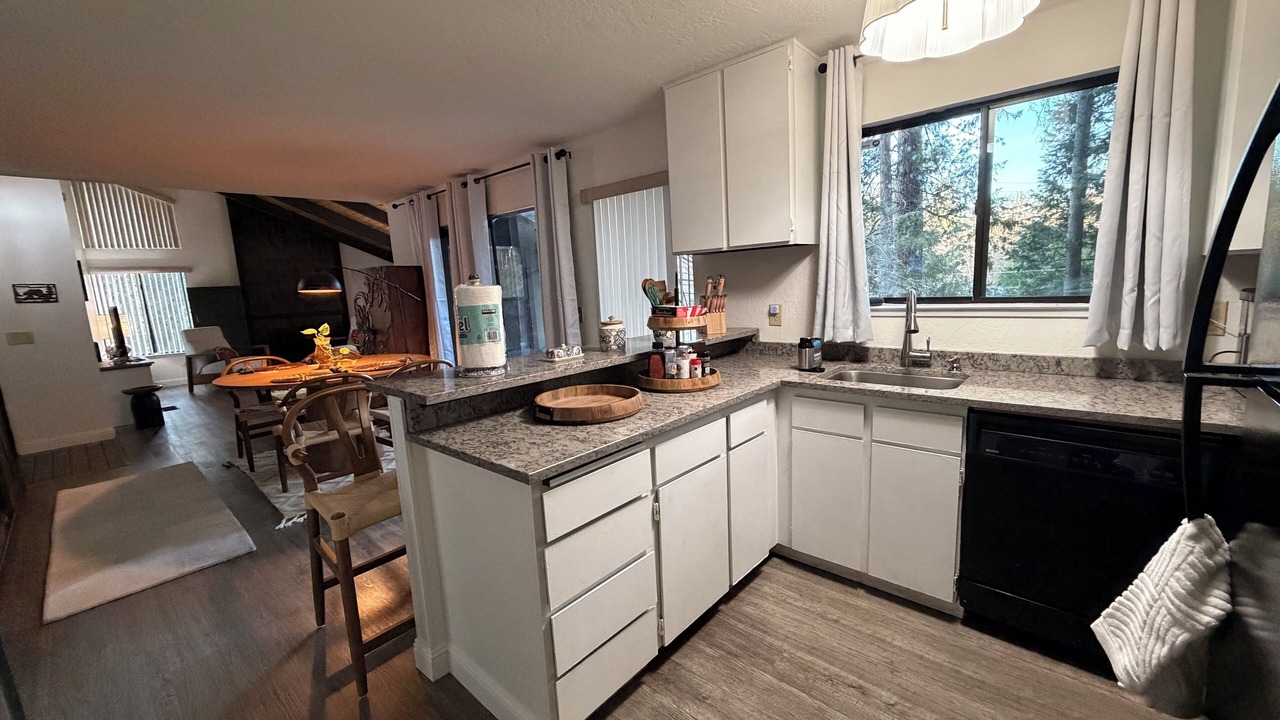 Photo of Kitchen in Groveland