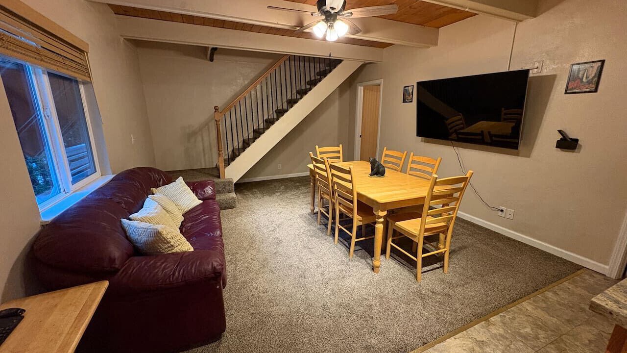 Photo of Livingroom in Yosemite West