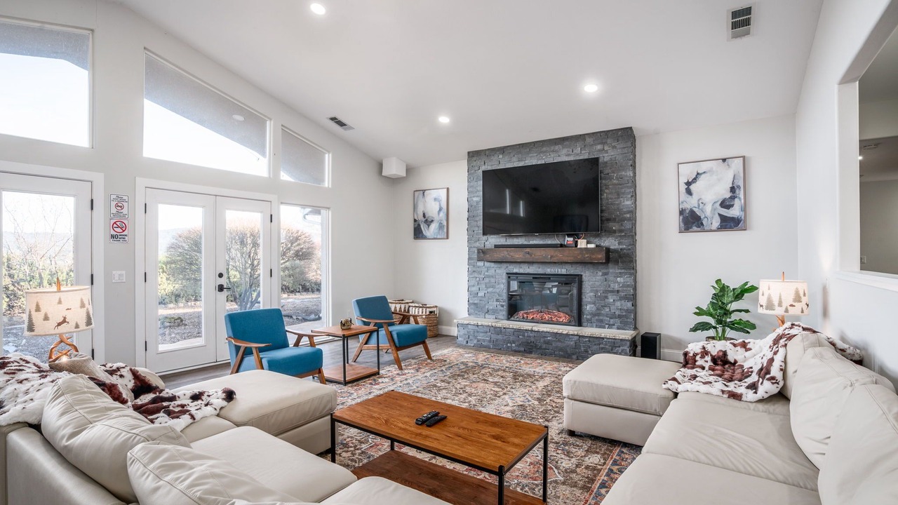Photo of Livingroom in Coarsegold