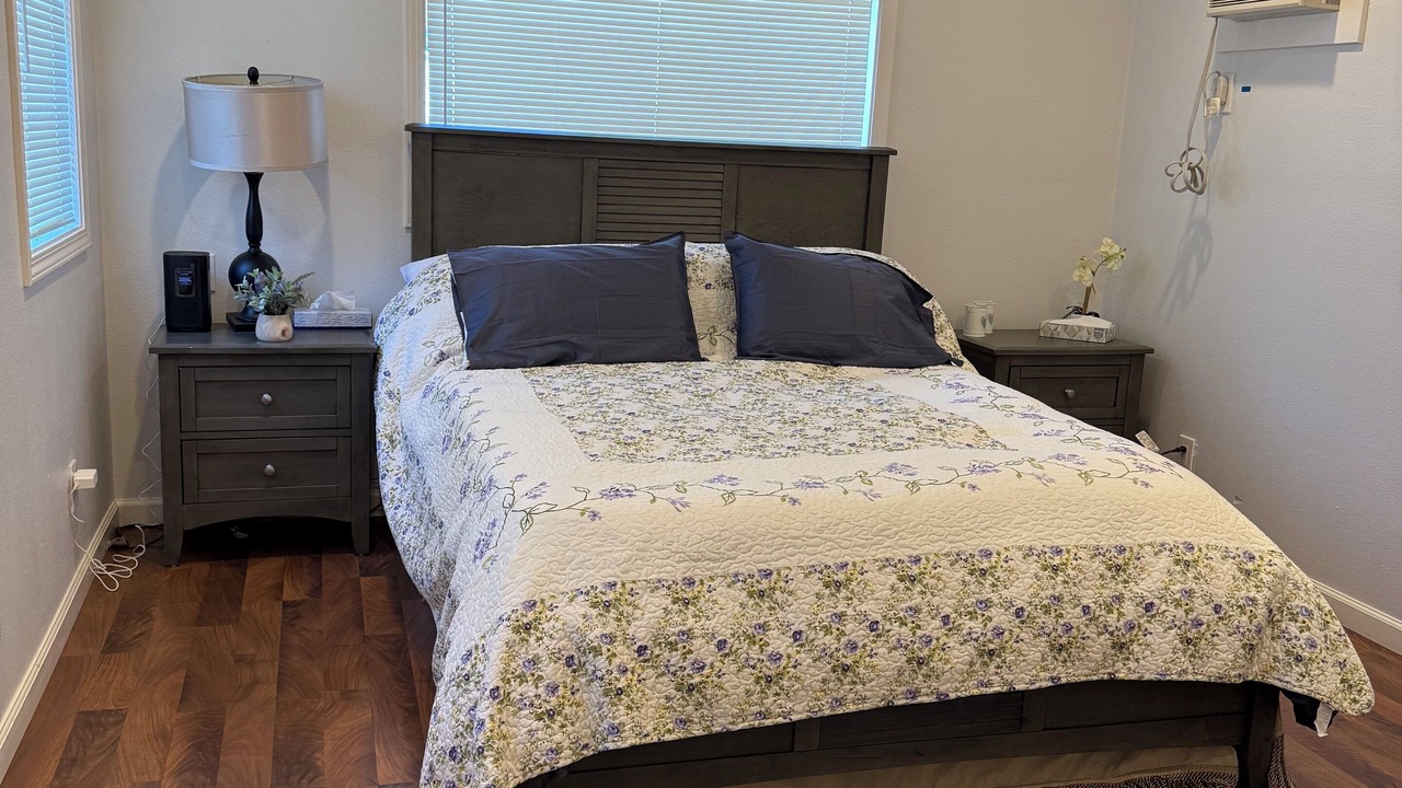 Photo of Bedroom in Downing - Whitethorne