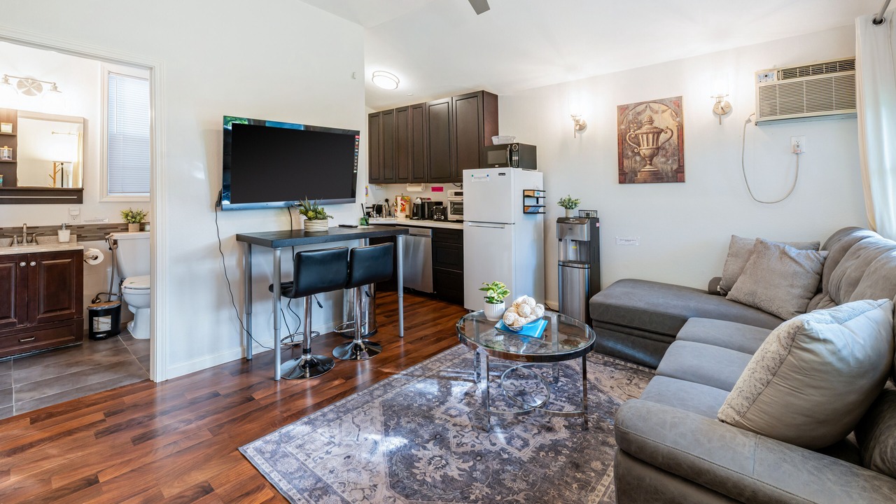 Photo of Livingroom in Downing - Whitethorne