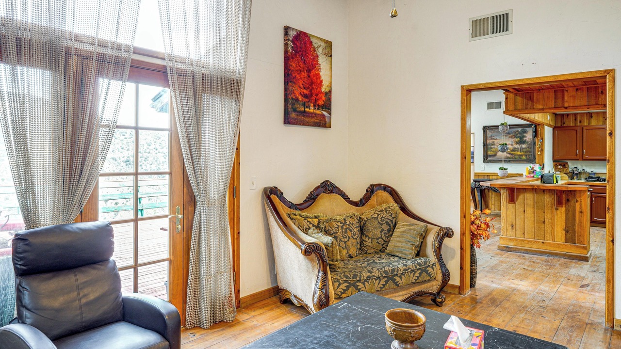 Photo of Livingroom in Pine Mountain Club