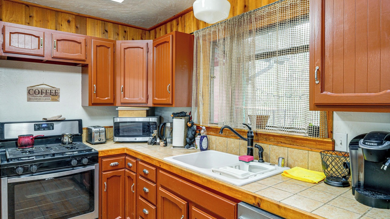 Photo of Kitchen in Pine Mountain Club