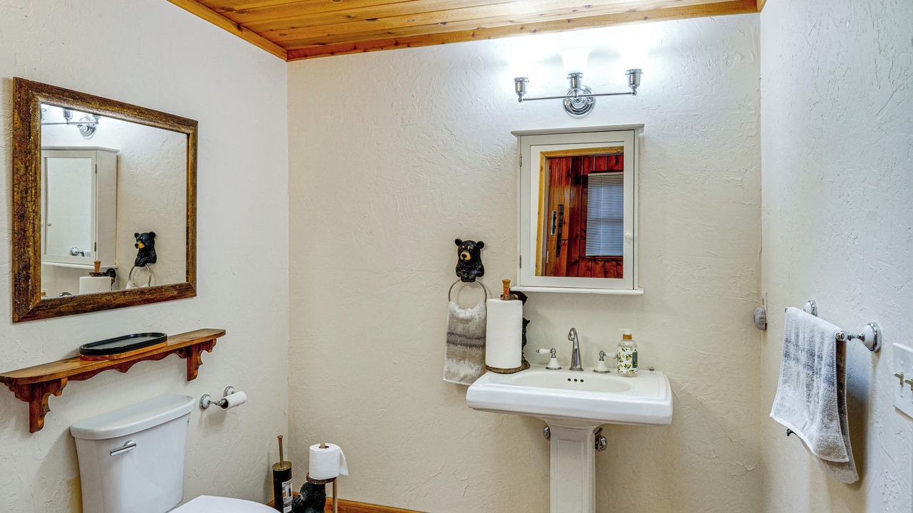 Photo of Bathroom in Pine Mountain Club