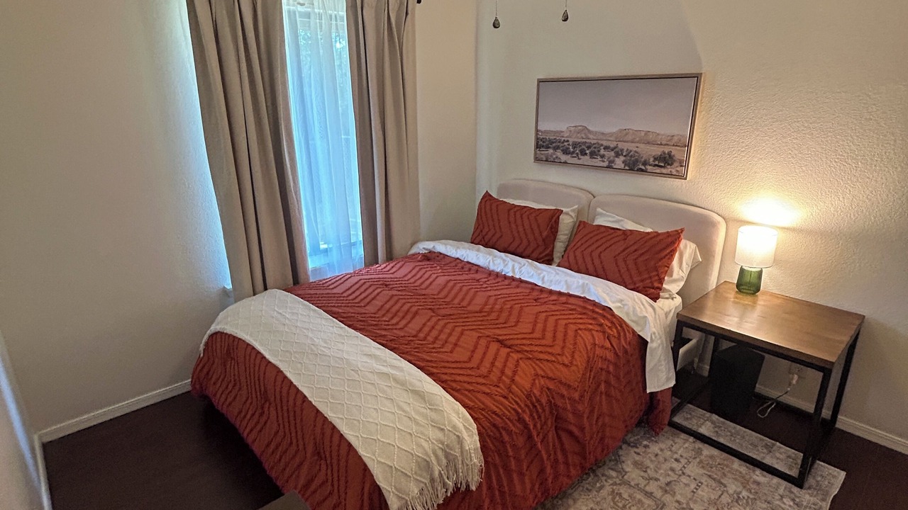Photo of Bedroom in Raisin