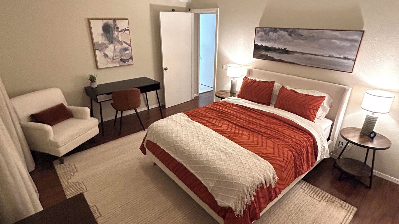 Photo of Bedroom in Raisin