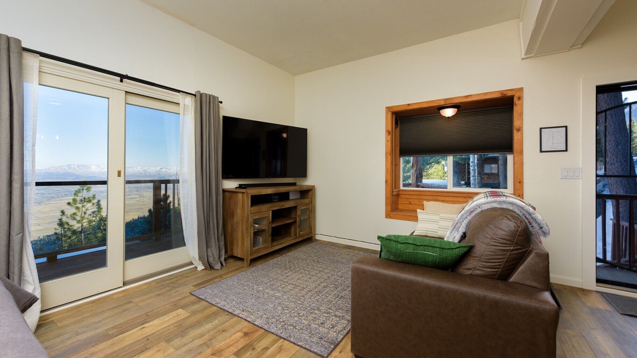 Photo of Livingroom in Tahoe Village