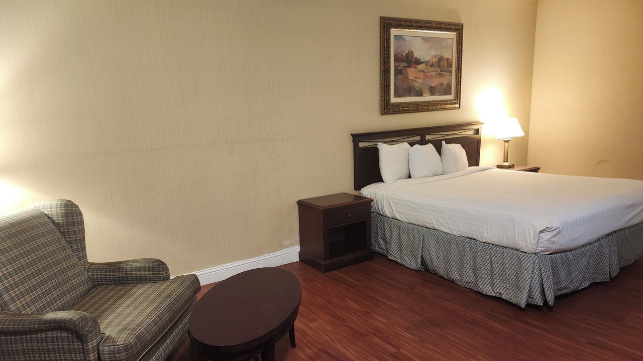 Photo of Bedroom in Raisin