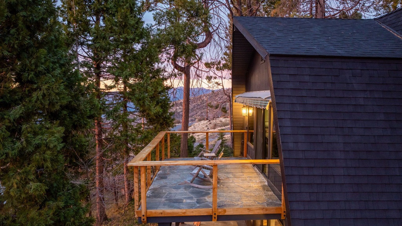 Photo of Patio Balcony in Dogwood Mountain