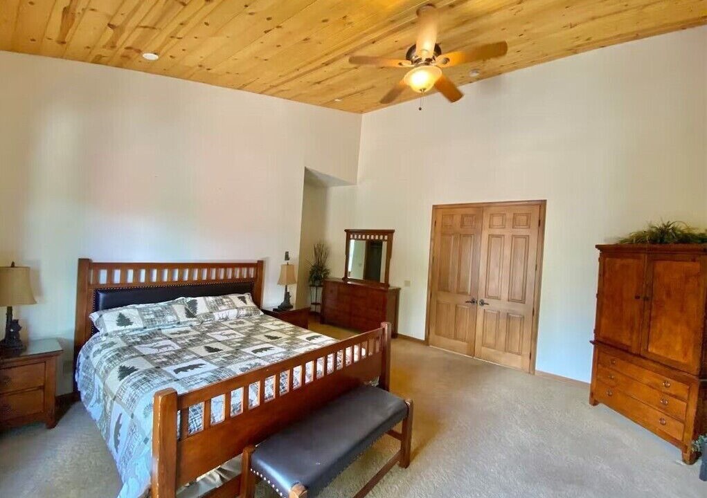 Photo of Bedroom in Big Bear Lake