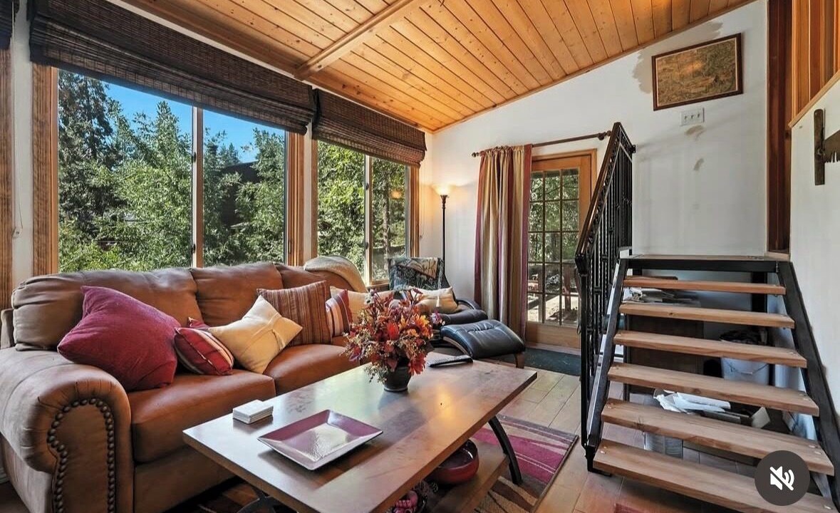 Photo of Livingroom in Oakhurst