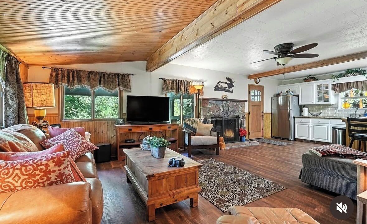 Photo of Livingroom in Oakhurst