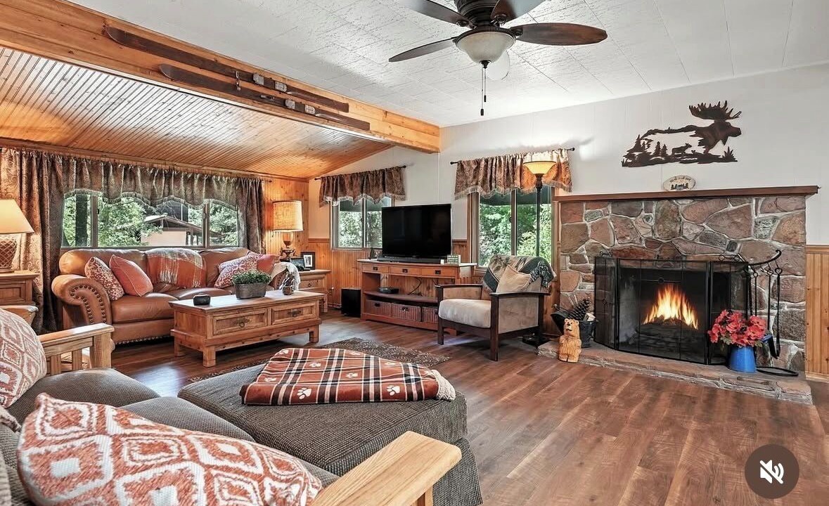 Photo of Livingroom in Oakhurst