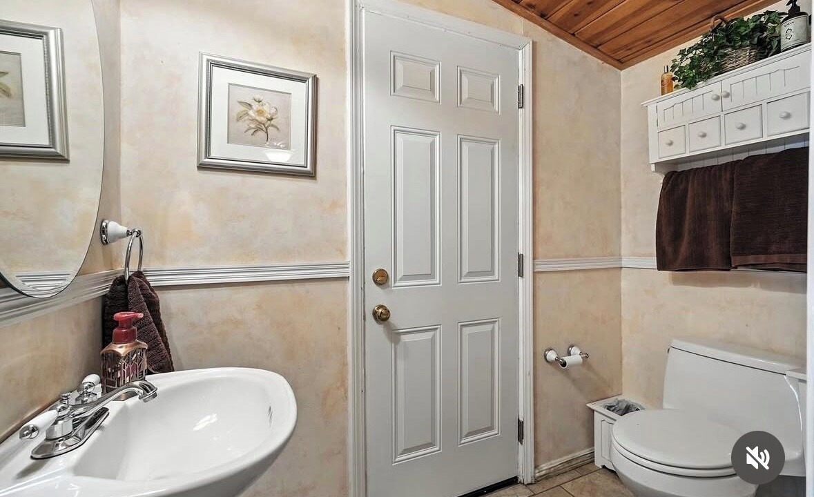 Photo of Bathroom in Oakhurst