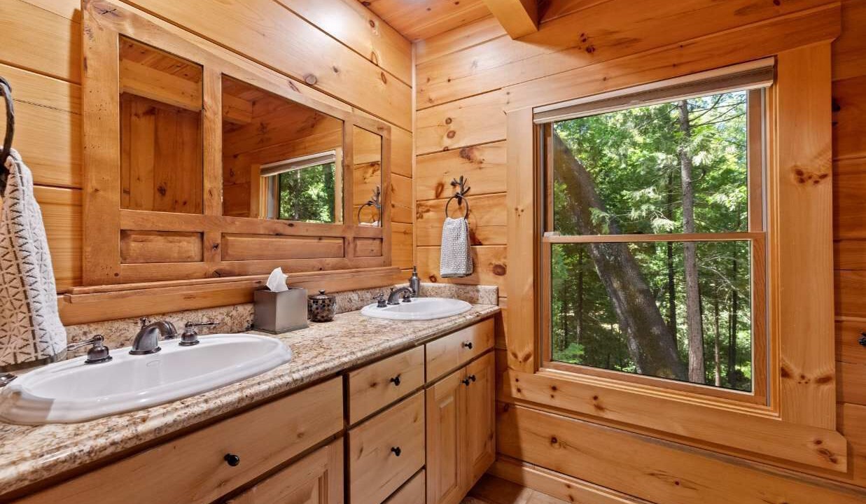 Photo of Bathroom in Mono Vista