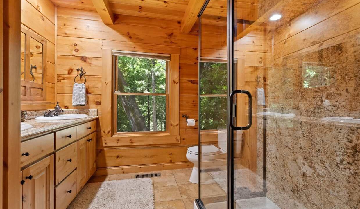 Photo of Bathroom in Mono Vista