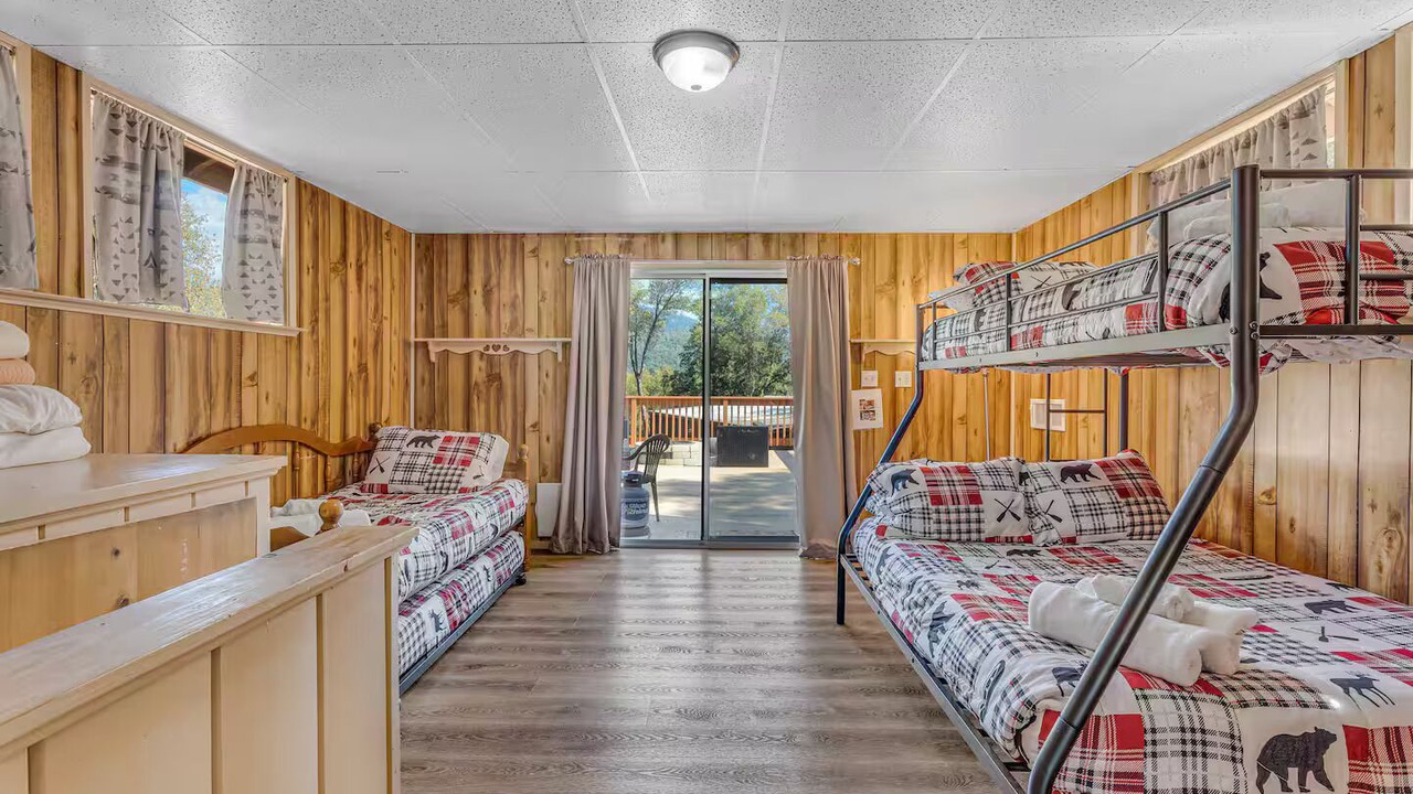 Photo of Bedroom in Oakhurst